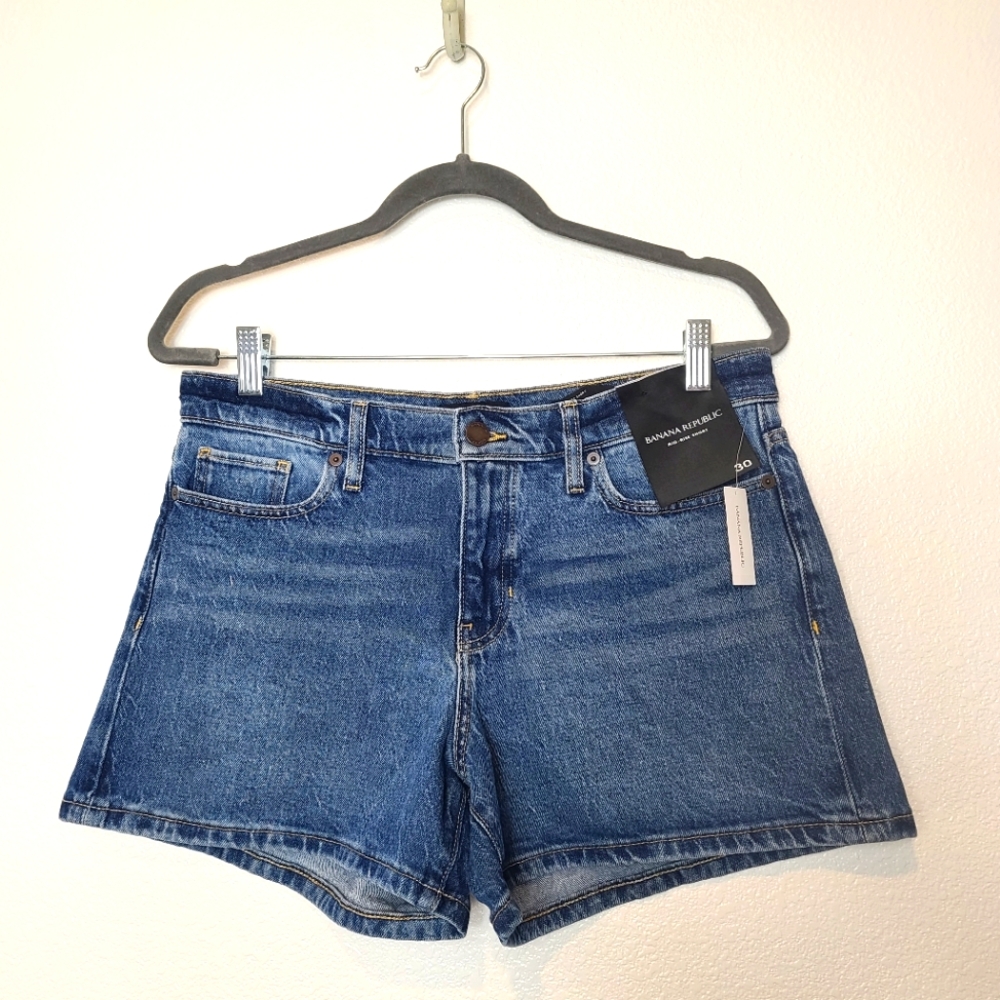 BANANA REPUBLIC Mid-Rise Jean Shorts - Picture 3 of 9